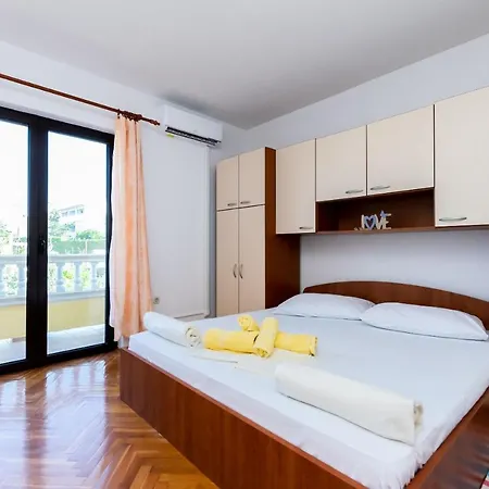 Lidija Apartment *
