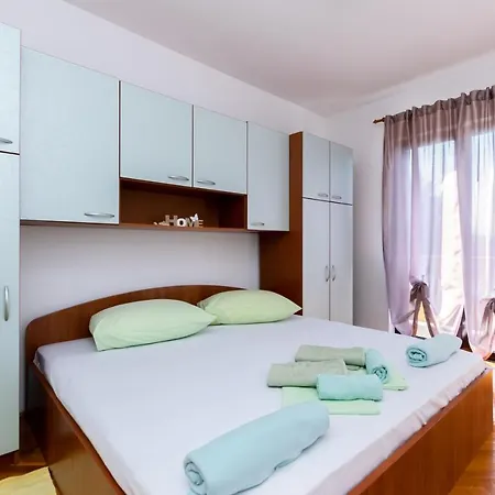 Lidija Apartment